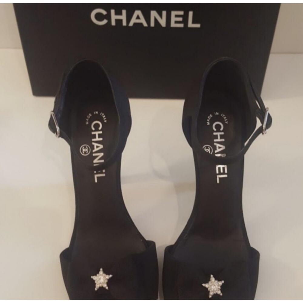 Authentic CHANEL  open toe sandal shoes size 36.5